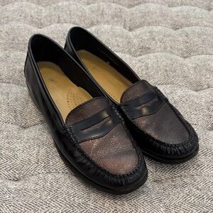 Bass Weejuns P Glitter loafers size 9.5 M